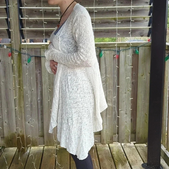 *Free With Purchase*Asymmetrical  Sweater - Picture 4 of 15